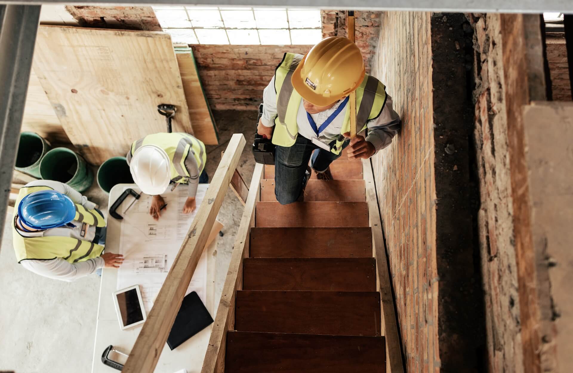 Trapprenovering Höör utför en grundlig besiktning på plats